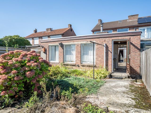 Gavarellestraat 36, Stein