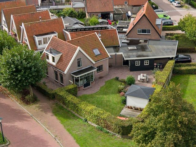Loet 25, Uitgeest
