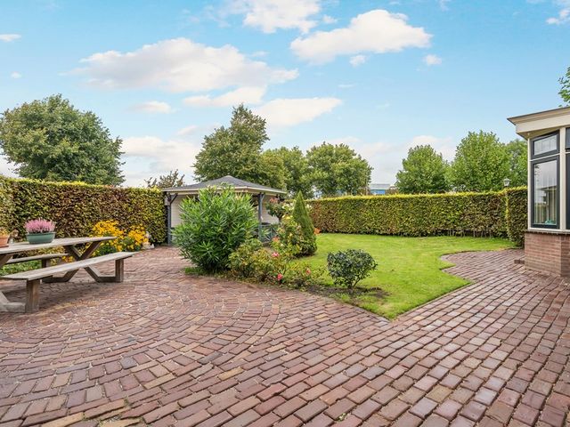 Loet 25, Uitgeest