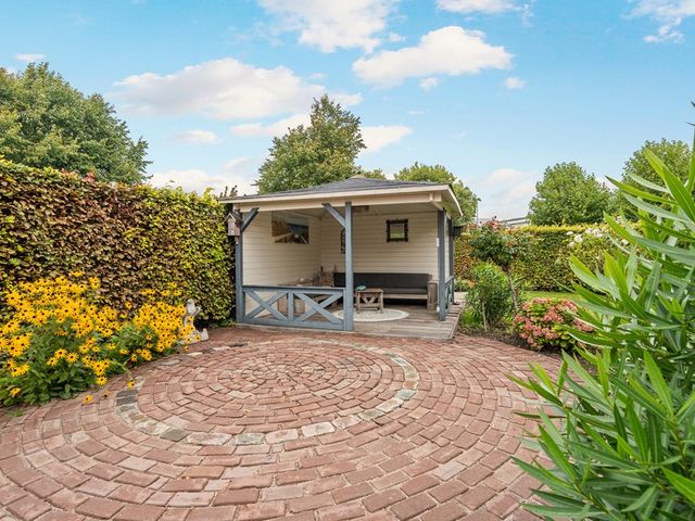 Loet 25, Uitgeest