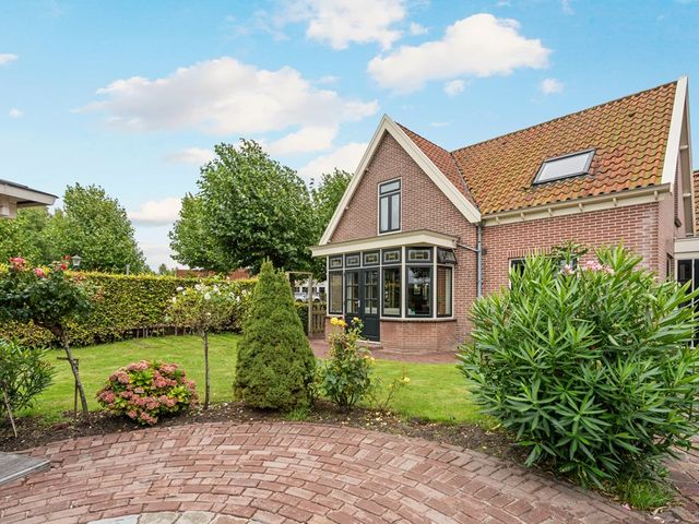 Loet 25, Uitgeest