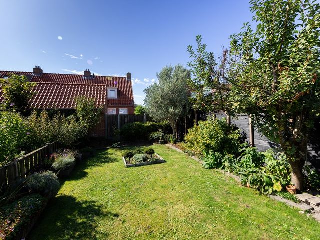 Buren 25, Makkum