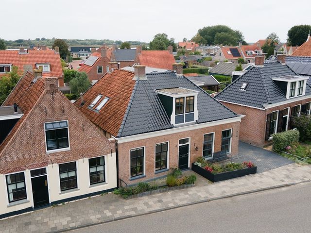 Buren 25, Makkum