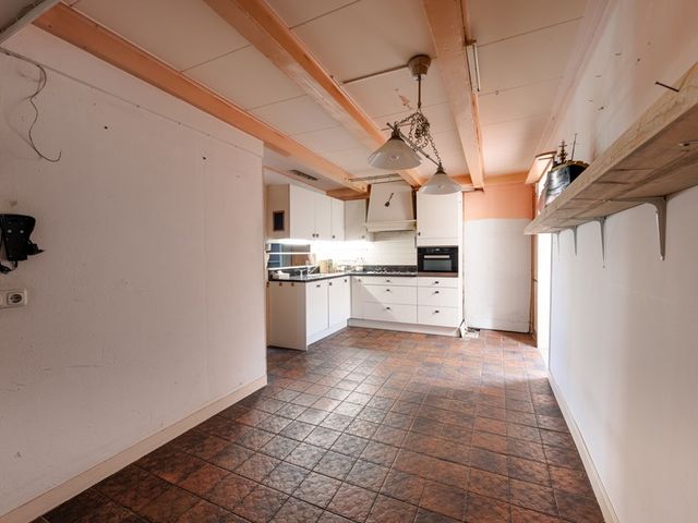 Buren 25, Makkum