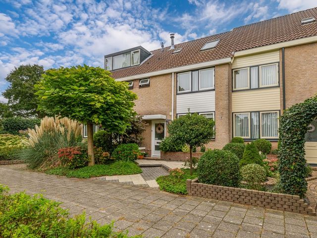 van Limburg Stirumplnts 24, Zwijndrecht