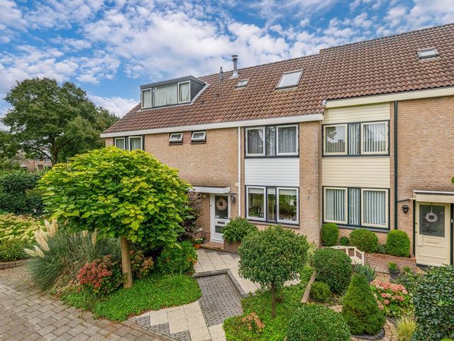 van Limburg Stirumplnts 24, Zwijndrecht