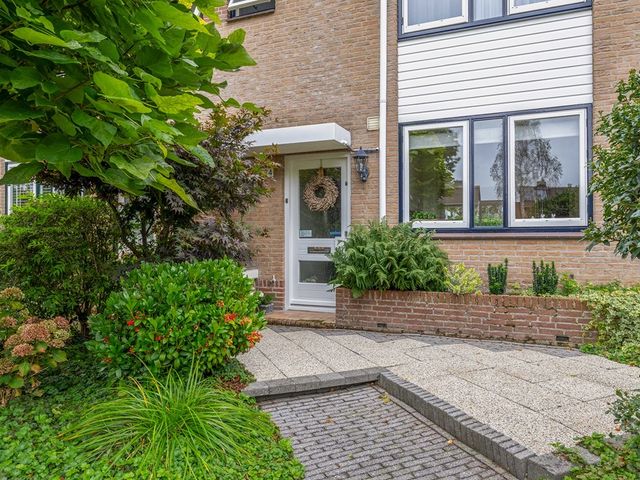 van Limburg Stirumplnts 24, Zwijndrecht