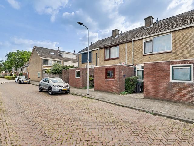 Rietgansstraat 25, Strijen