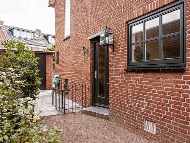 Corantijnstraat 33, Santpoort-Noord