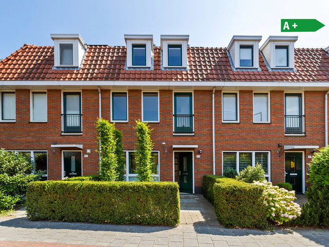 Zandberglaan 33, 's-Gravenhage
