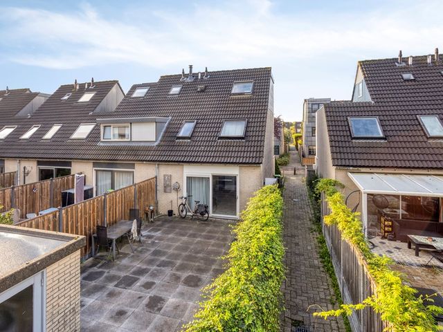 Haya v Someren-Downerpad 28, Spijkenisse