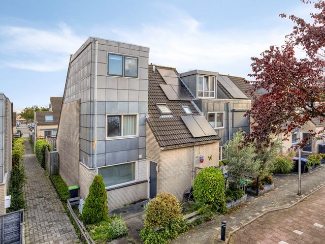 Haya v Someren-Downerpad 28, Spijkenisse