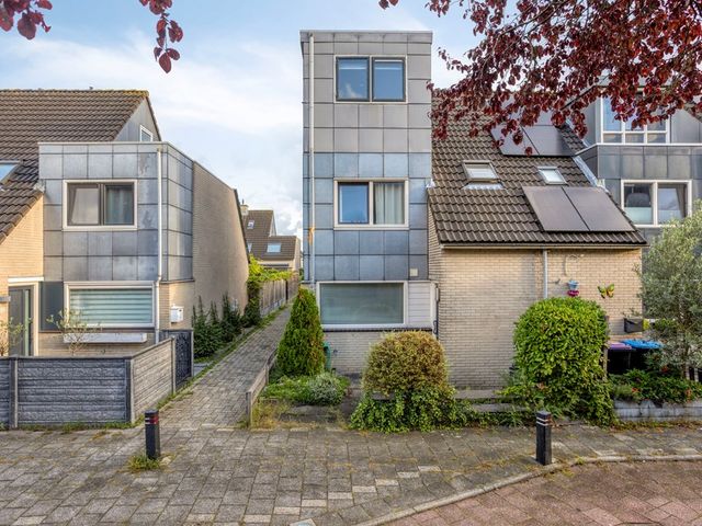 Haya v Someren-Downerpad 28, Spijkenisse