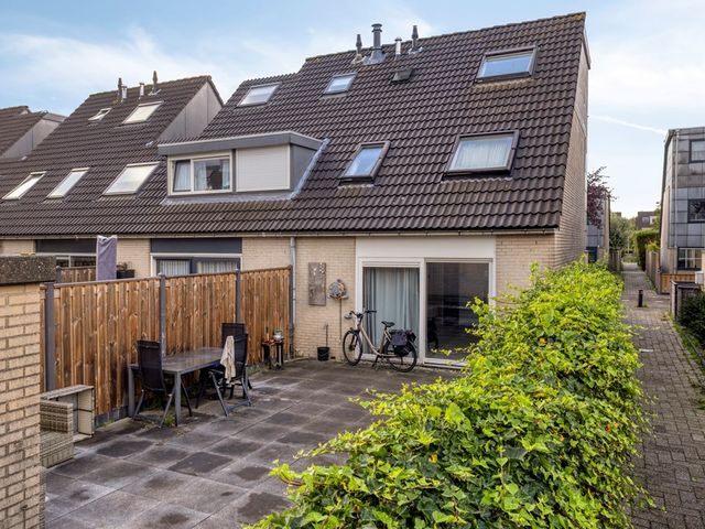 Haya v Someren-Downerpad 28, Spijkenisse