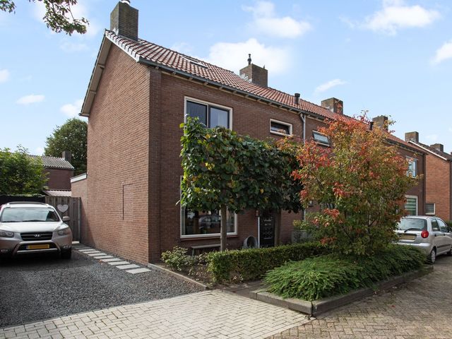 Gasthuisstraat 1, Ijzendoorn