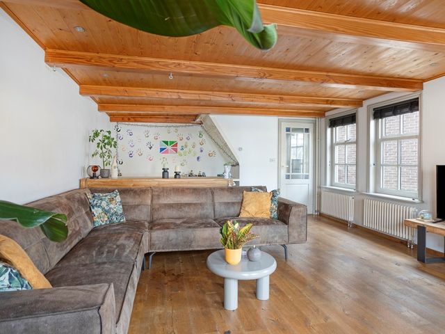 Oostwouder Dorpsstraat 57, Oostwoud