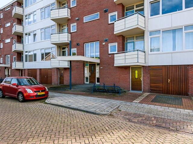 Jacob van Ruysdaelstraat 90, Almelo