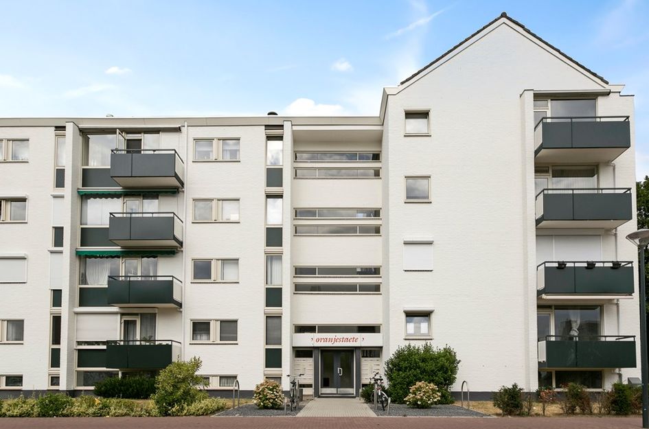 Oranjeplein 84B
