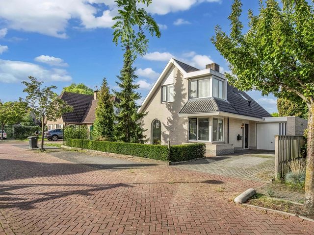 Vijfheerenlanden 11, Emmeloord