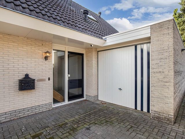 Vijfheerenlanden 11, Emmeloord