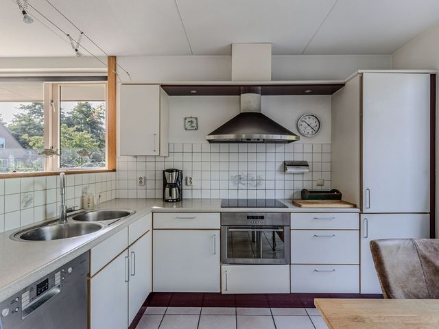 Vijfheerenlanden 11, Emmeloord