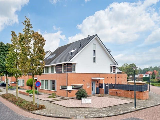 Planetenlaan 21, Schijndel