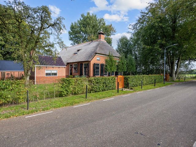 Hooiweg 38, Lucaswolde