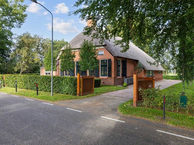 Hooiweg 38, Lucaswolde