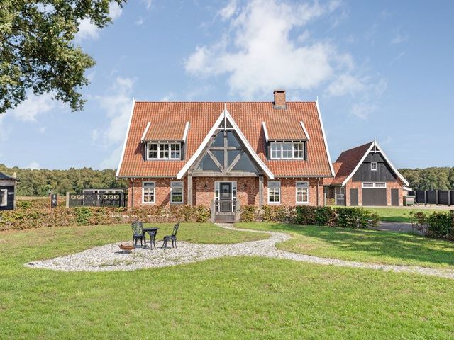 't Lijntje 22, Bruchterveld