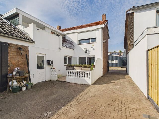 Oosterstraat 21, Dinteloord