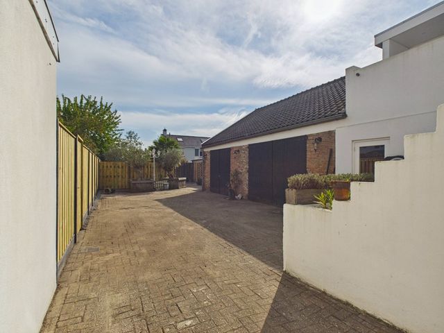 Oosterstraat 21, Dinteloord
