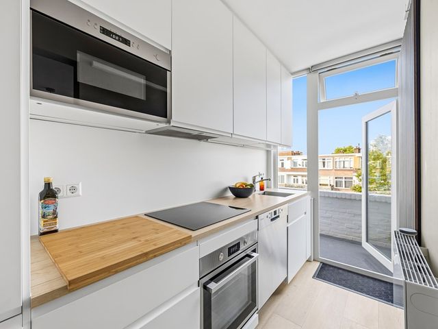 van de Wateringelaan 111, Voorburg