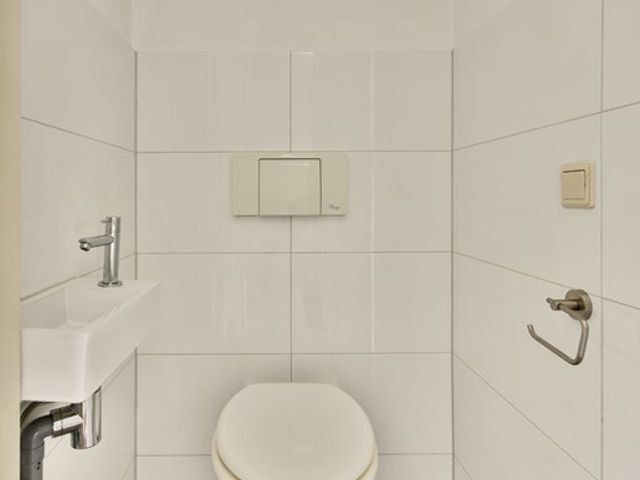 Oostzeedijk 44A01, Rotterdam
