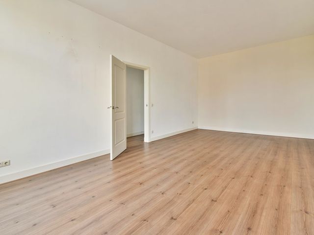 Oostzeedijk 44A01, Rotterdam