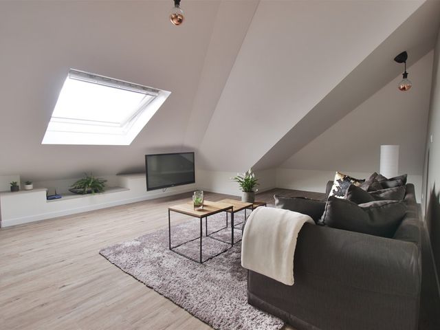 Saturnussingel 11, Almere