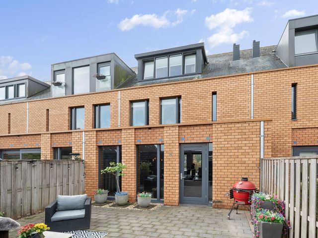 Stanislas 20, Hoofddorp