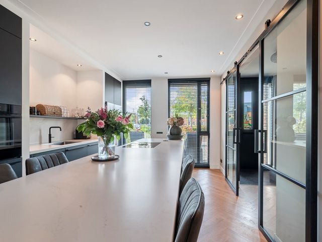 Stanislas 20, Hoofddorp