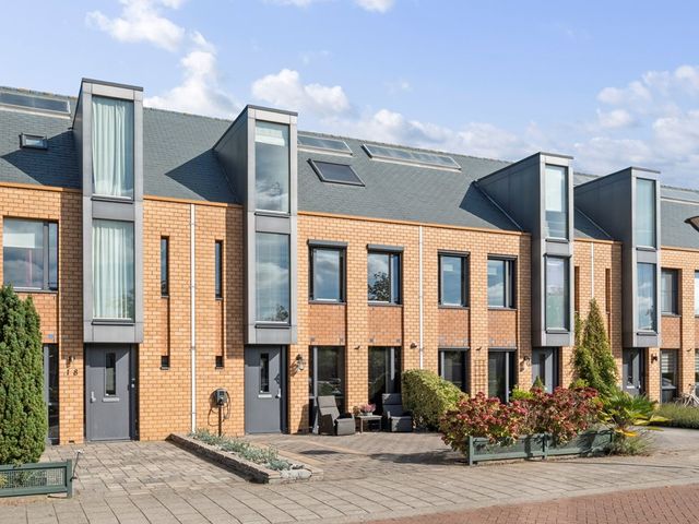 Stanislas 20, Hoofddorp