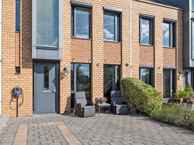 Stanislas 20, Hoofddorp