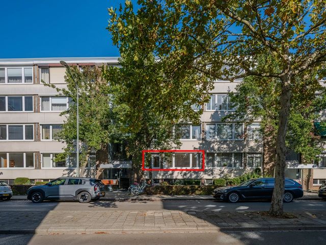 Adelbert van Scharnln E 9, Maastricht
