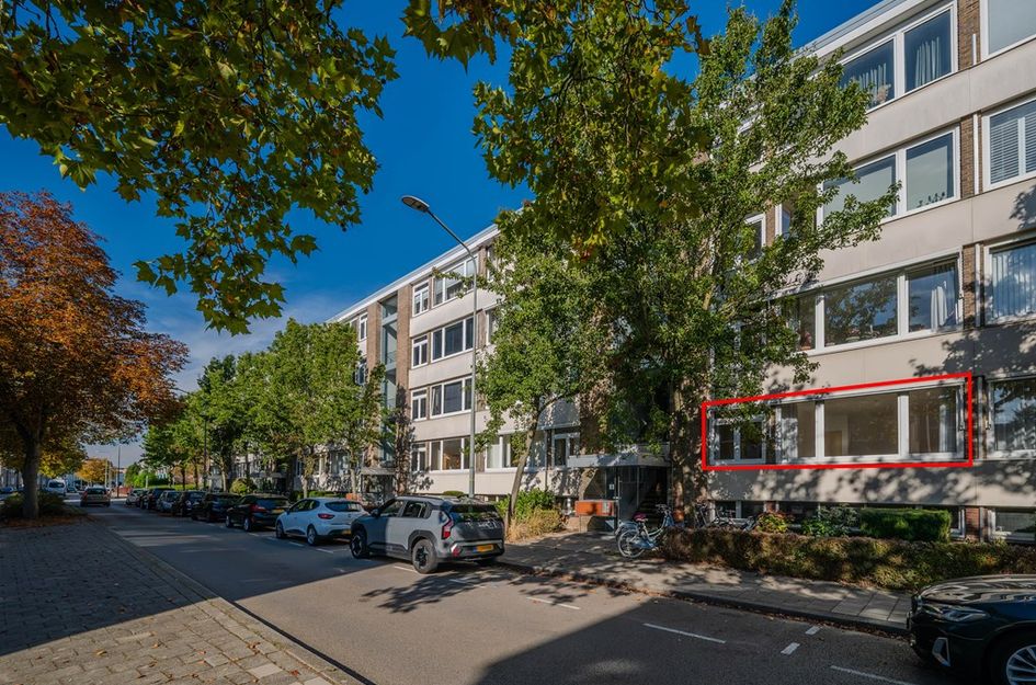 Adelbert van Scharnln E 9