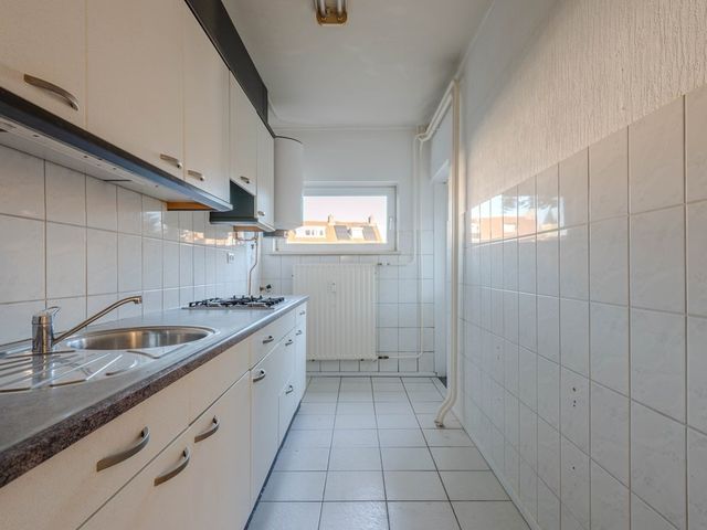 Adelbert van Scharnln E 9, Maastricht
