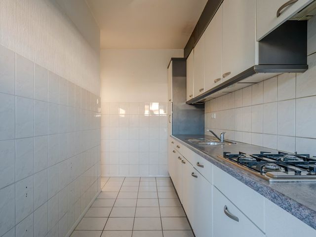 Adelbert van Scharnln E 9, Maastricht