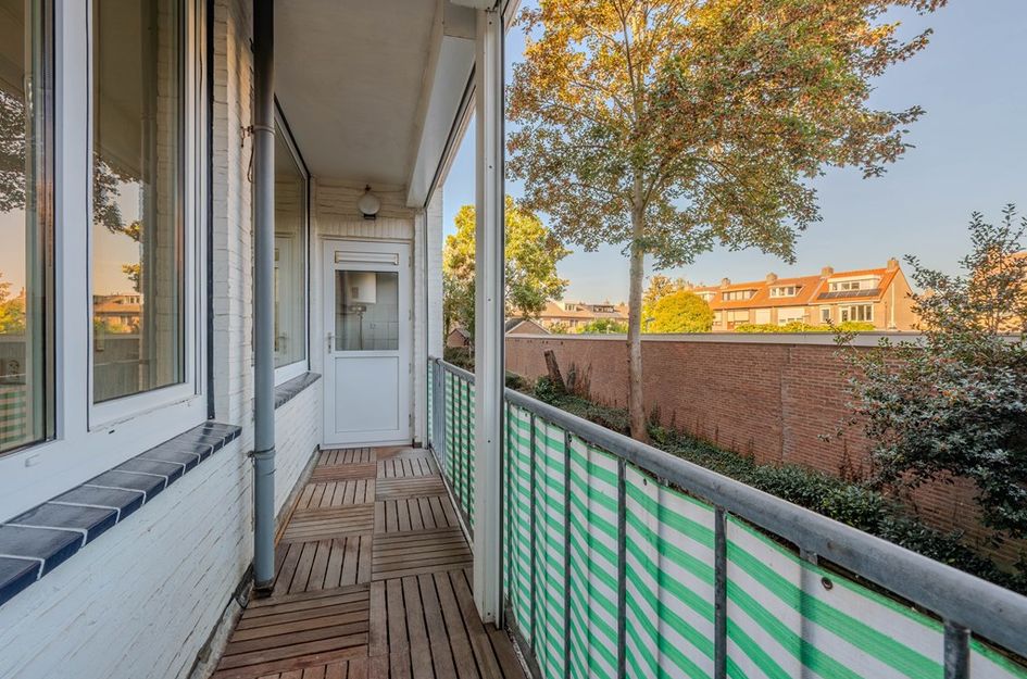 Adelbert van Scharnln E 9