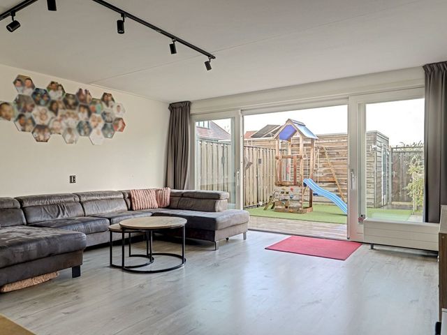 Koolzaadlaan 95, Zeewolde