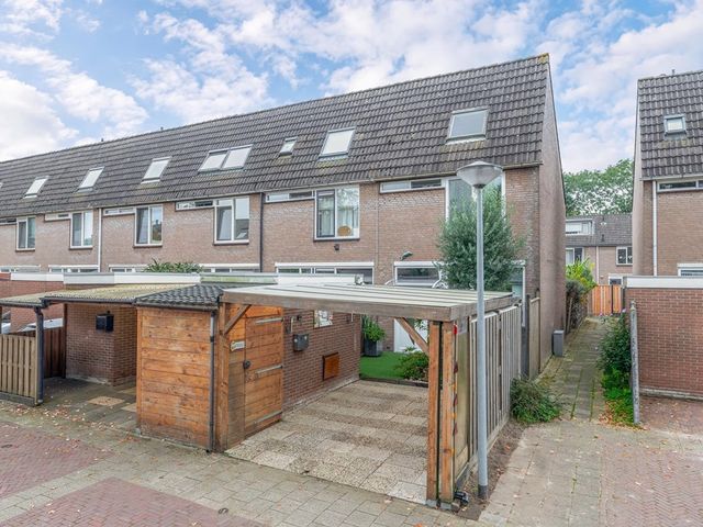 Loevestein 16, Zwijndrecht