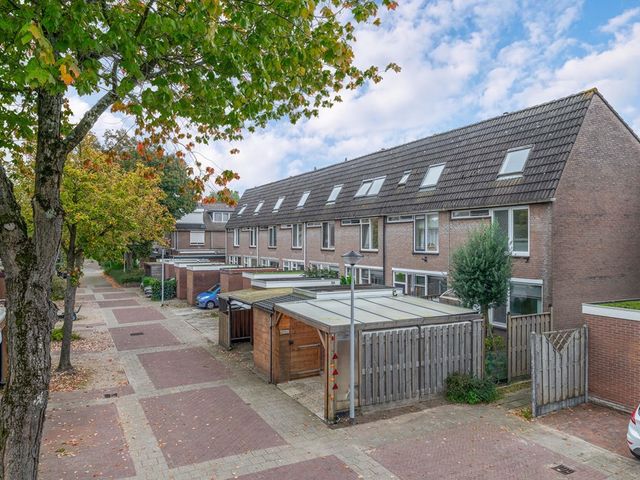 Loevestein 16, Zwijndrecht