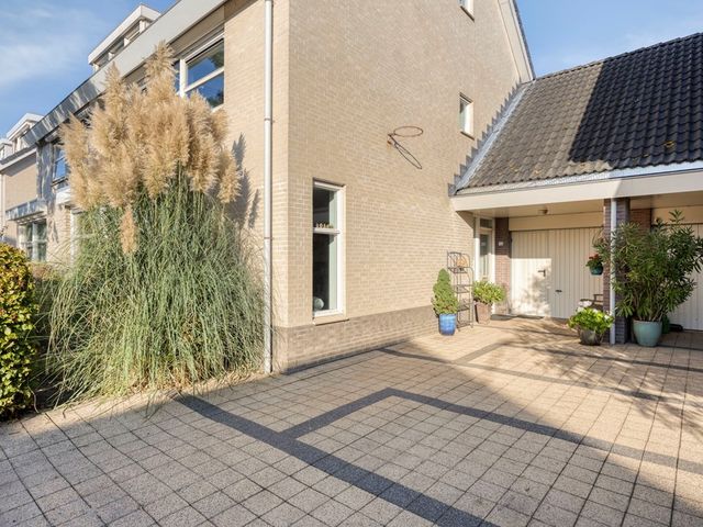 Dennenhei 46, Best