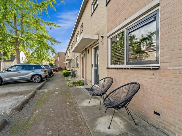 Drie Hoeven 11, Maasland