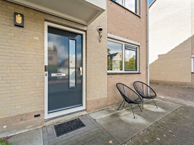 Drie Hoeven 11, Maasland